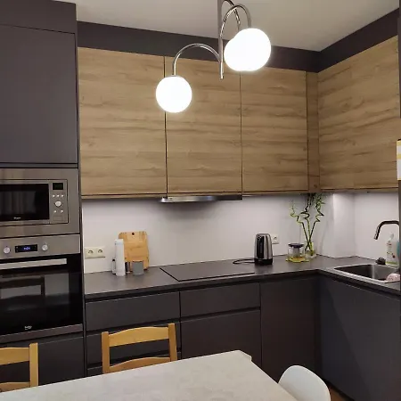 Cozy 2-bedrooms In A New Complex Near The Airport And The Center Appartement